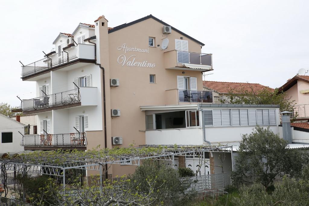 Apartments Valentino Водице Екстериор снимка