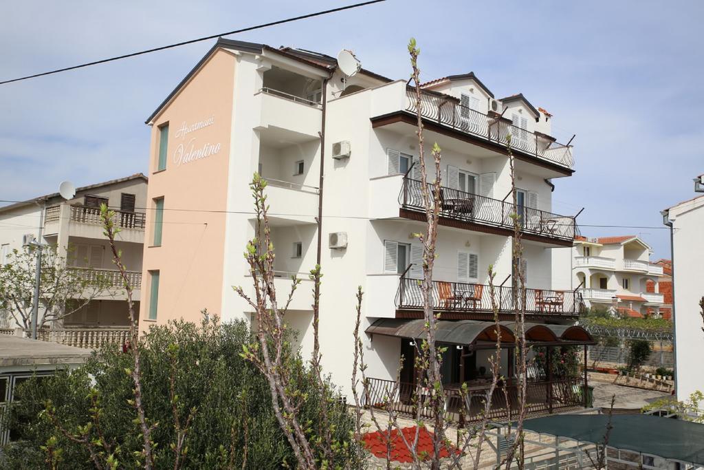 Apartments Valentino Водице Екстериор снимка
