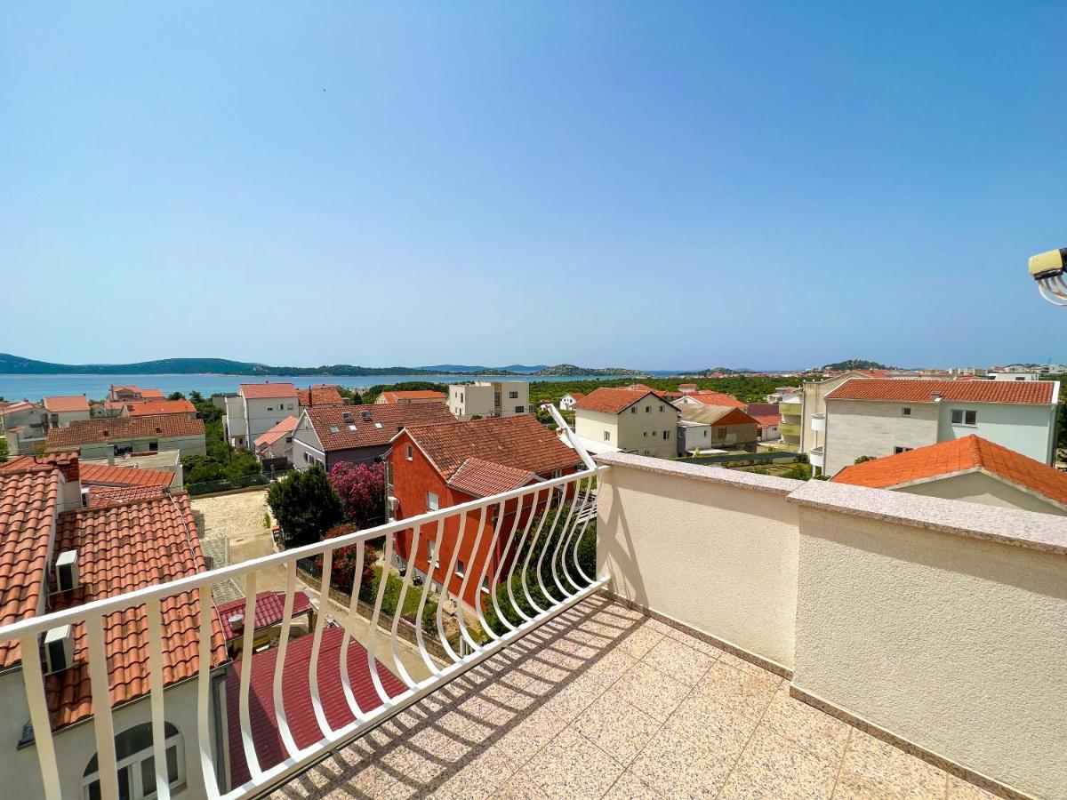 Apartments Valentino Водице Екстериор снимка