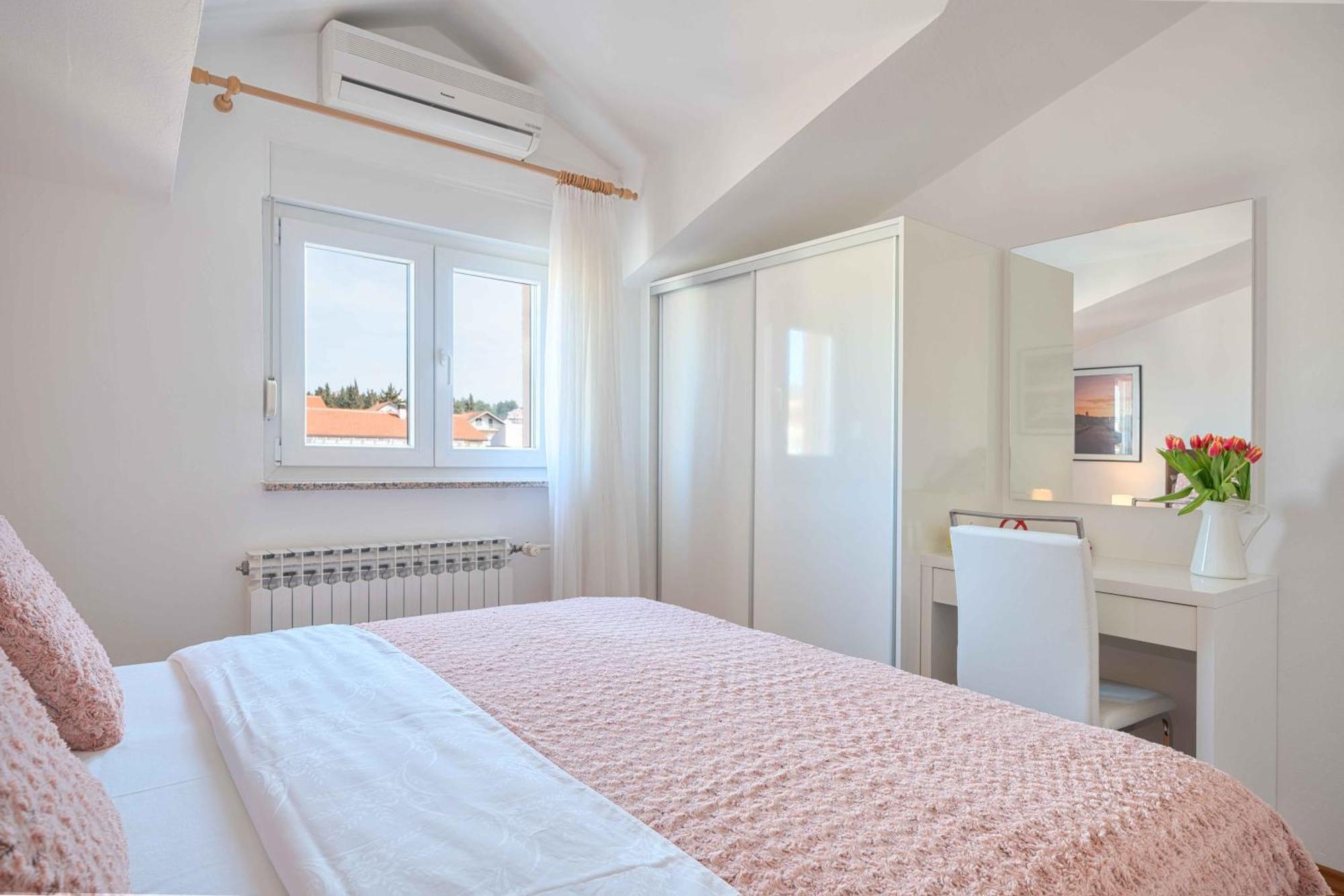 Apartments Valentino Водице Екстериор снимка