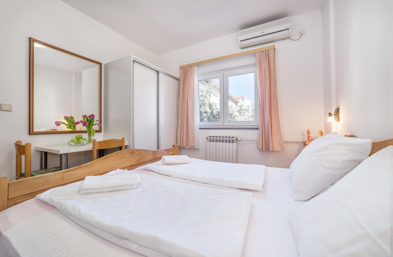 Apartments Valentino Водице Екстериор снимка