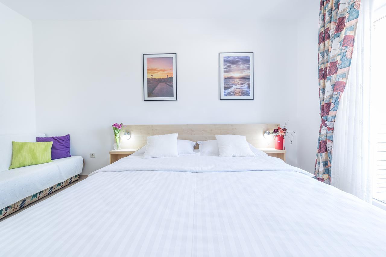 Apartments Valentino Водице Екстериор снимка