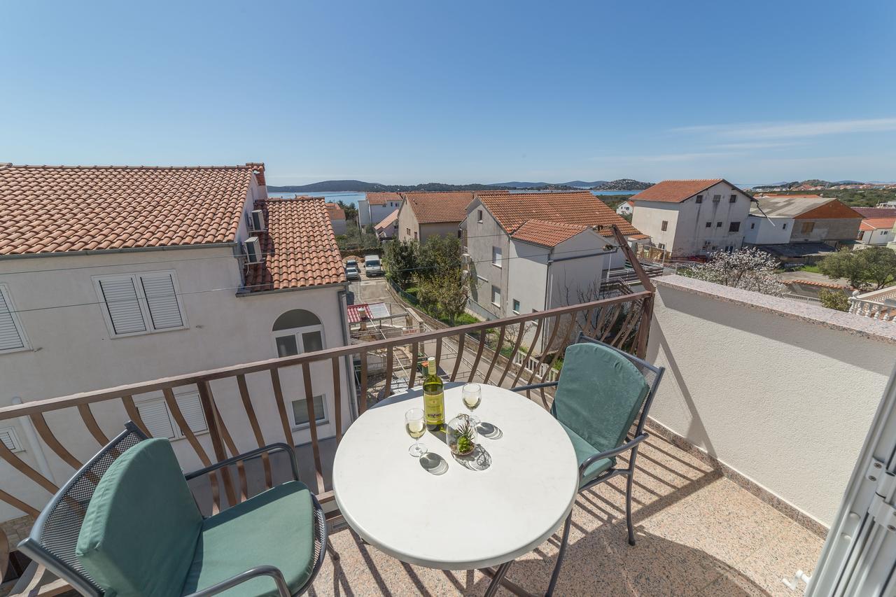 Apartments Valentino Водице Екстериор снимка