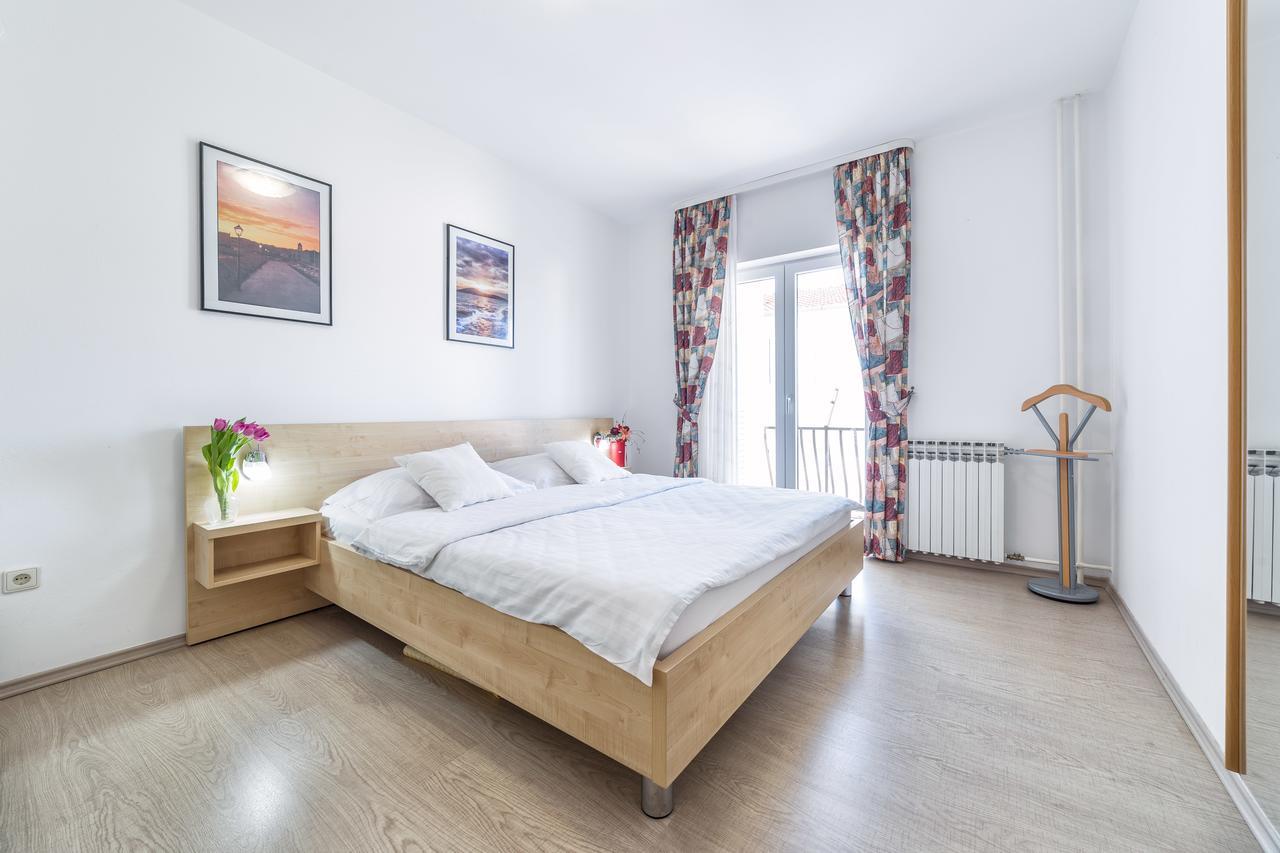 Apartments Valentino Водице Екстериор снимка
