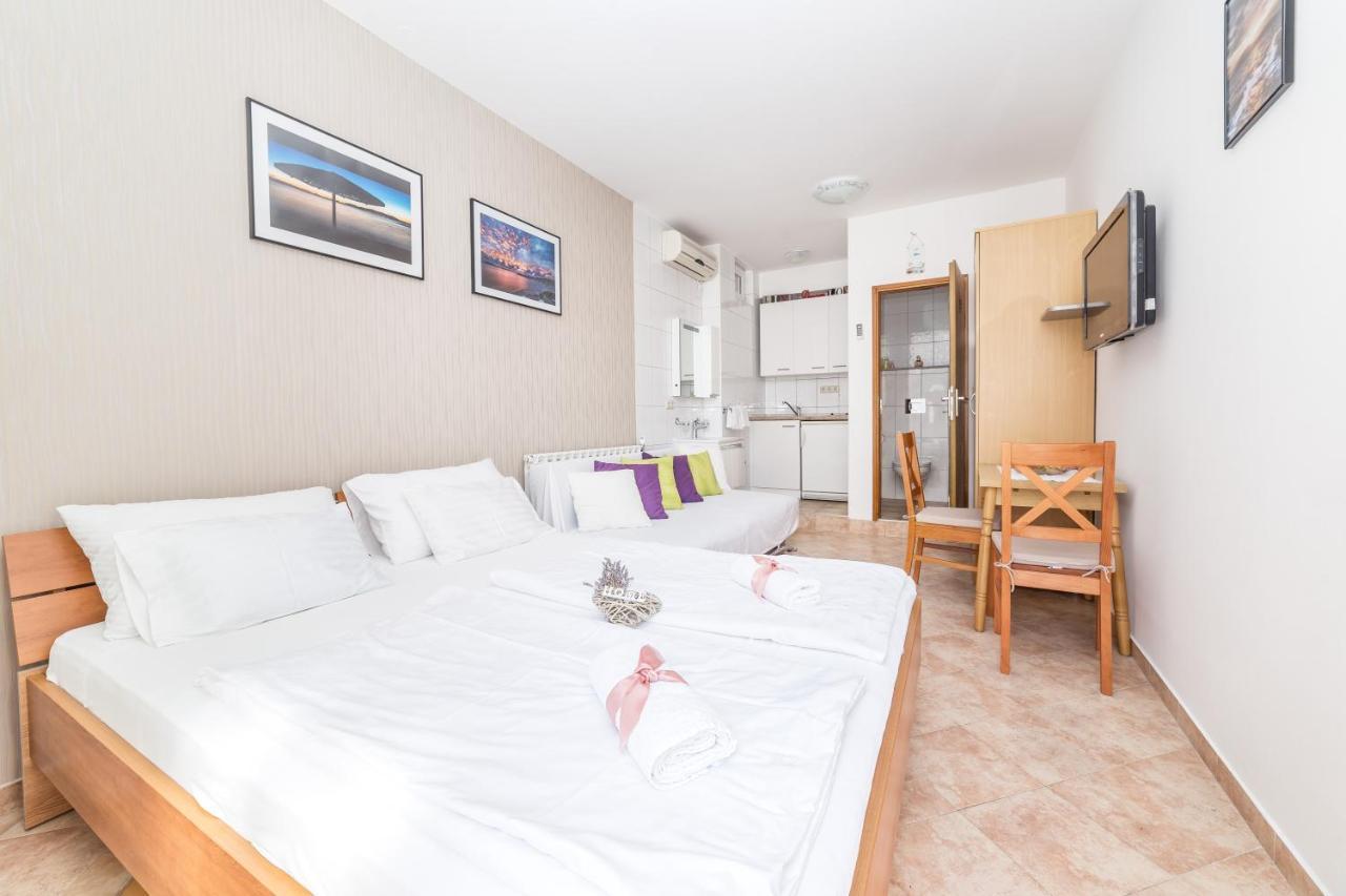Apartments Valentino Водице Екстериор снимка